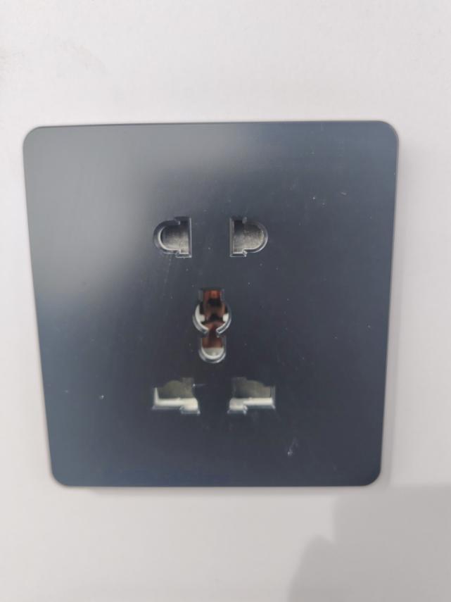 Modern Style 5Pin Outlet Universal Socket