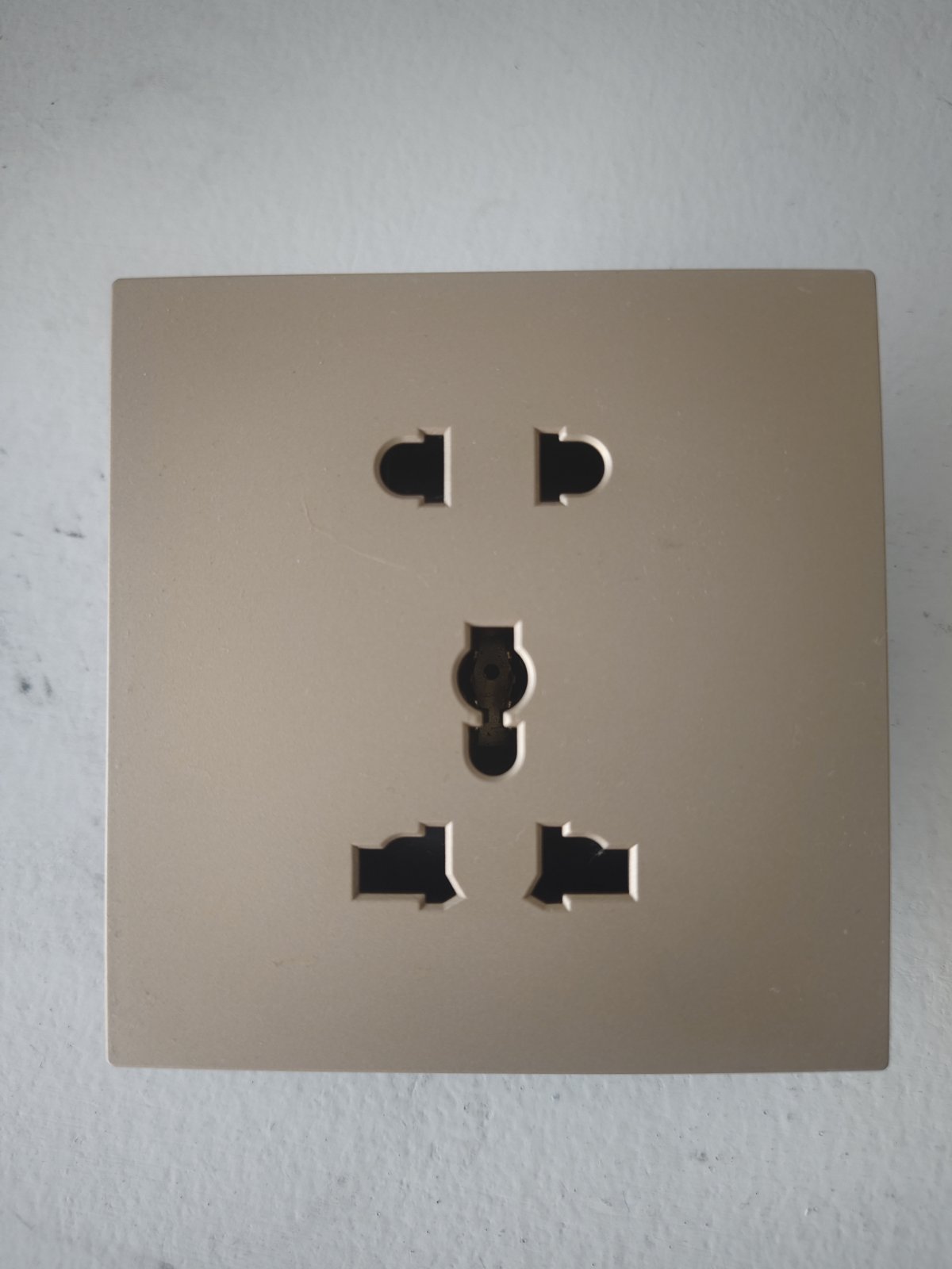 Modern Style 5Pin Outlet Universal Socket